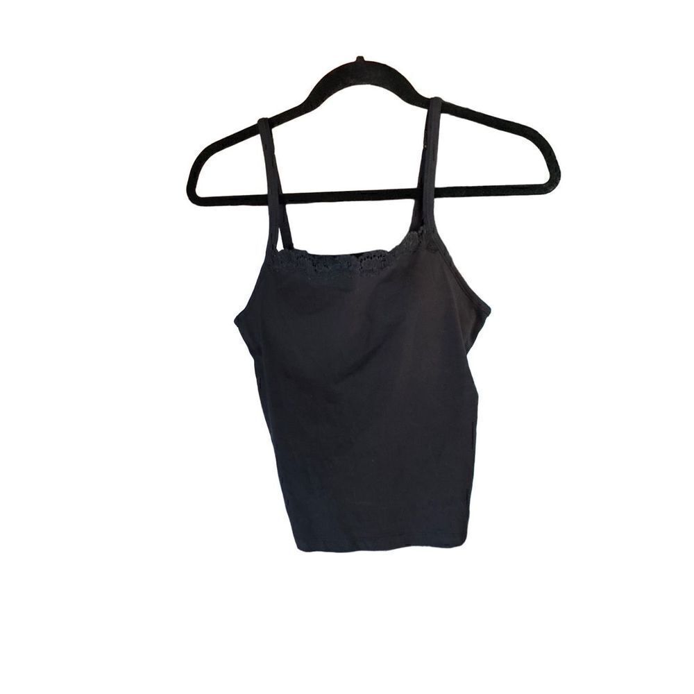 Bali women’s black tank with built-in bra, size 36B
